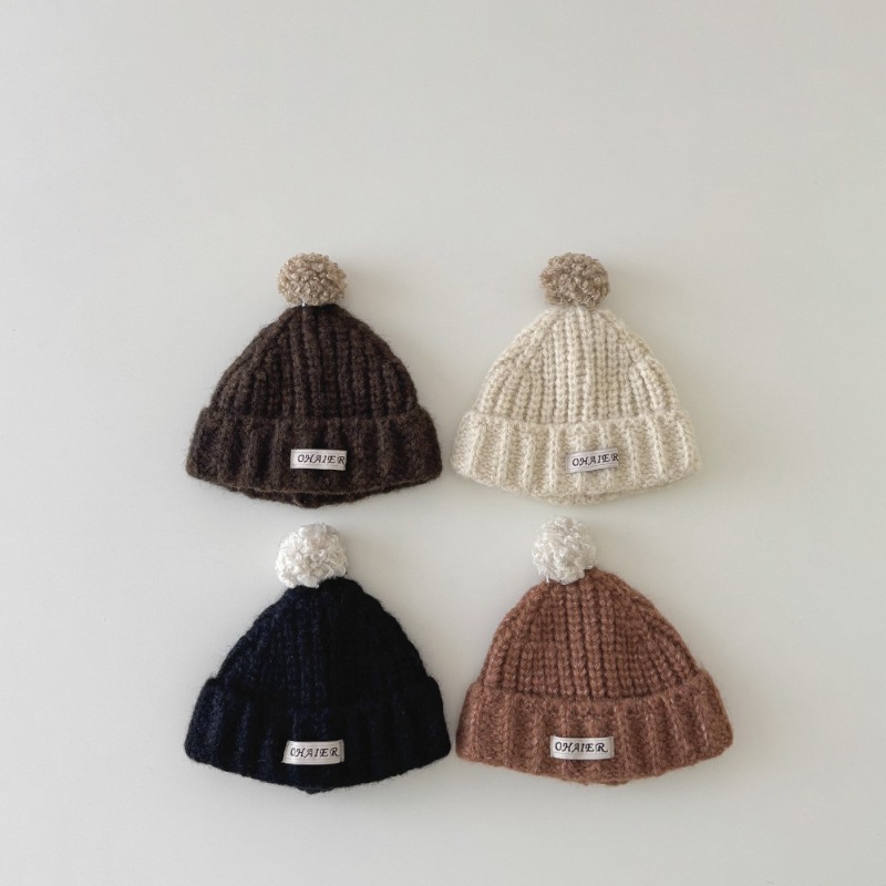 Photography Of The Year 2025 - Topi Bayi Rajut Warna Solid Kasual