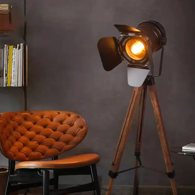 Lampu Lantai Kayu Antik Amerik - Photography Of The Year 2025 ulasan dan harga